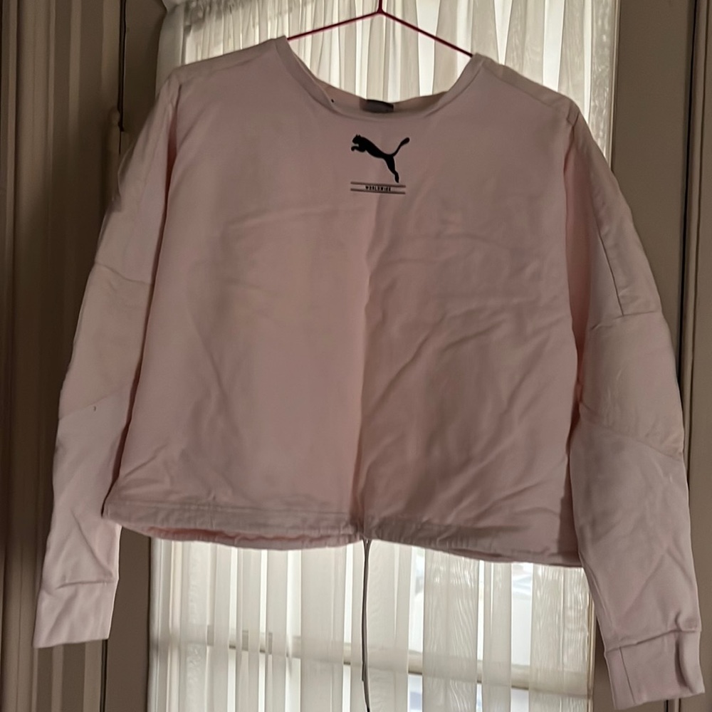 Ladies pink Puma sweatshirt , thin cotton, EUC